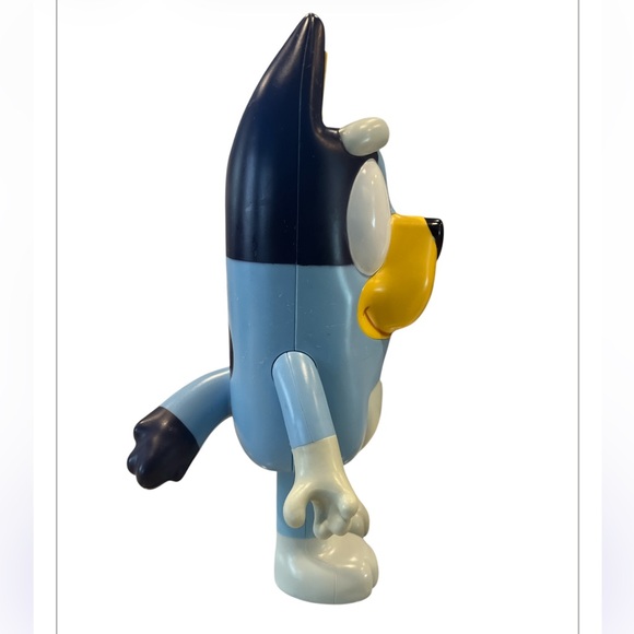 Bluey & Bingo Best Friends Oversized Poseable Toy Figures - Picture 5 of 12